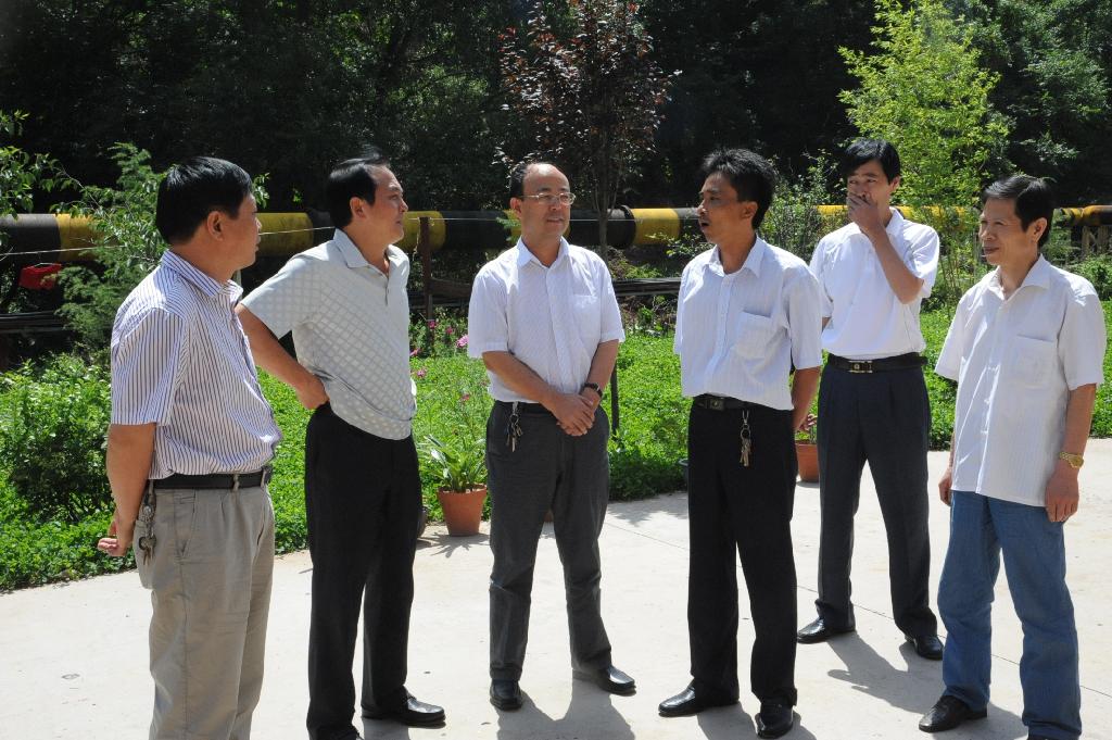 常务副局长黄河一行到陈家山矿视察灾情
