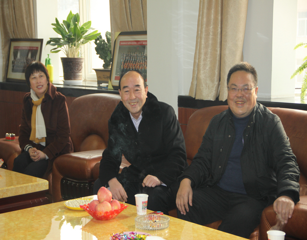 其乐融融.