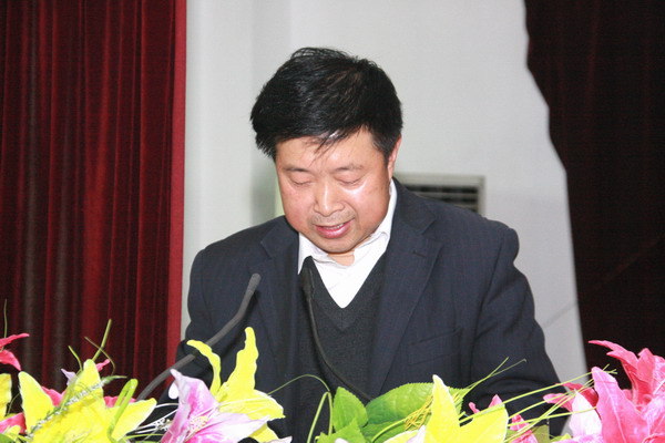 下石节矿纪委副书记刘保平同志代表北区站纪检监察干部做表态发言