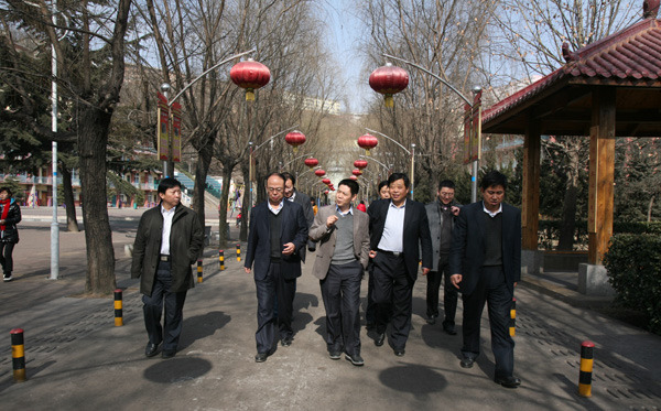 集团公司党委副书记,纪委书记王海帆赴公司送温暖