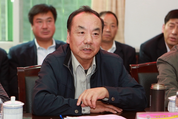 中煤政研会会长臧文贵同志在会上讲话 中煤政研会会长臧文贵同志在会上讲话