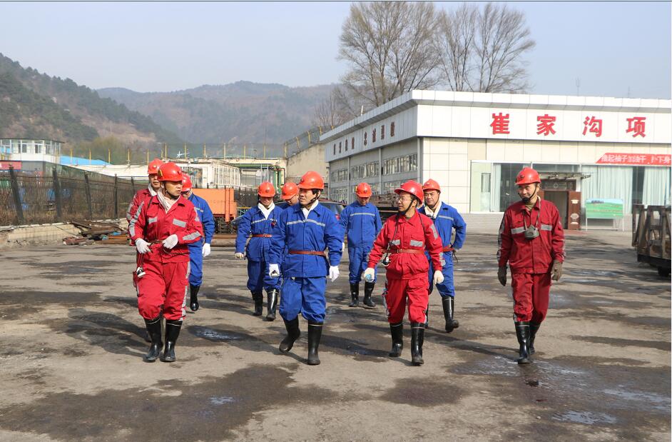 3月26日,公司党委书记,执行董事王蓬深入崔家沟项目部调研指导工作.