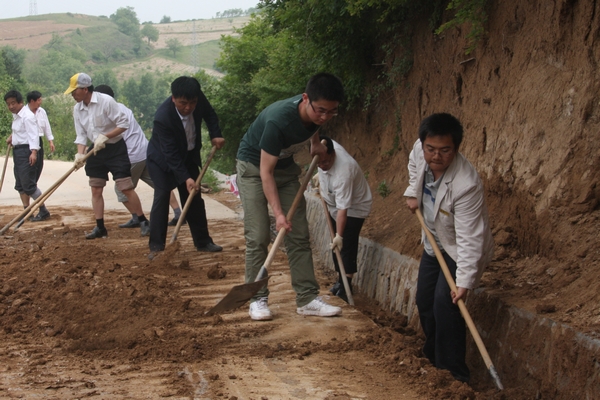 广大“三防”队员干劲十足,劳动热情高涨 广大“三防”队员干劲十足,劳动热情高涨