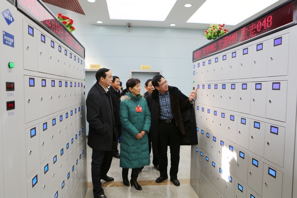 参观该矿矿灯自救器超市 参观该矿矿灯自救器超市