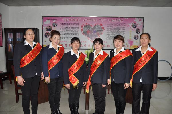 “温馨东坡”获奖合影 “温馨东坡”获奖合影