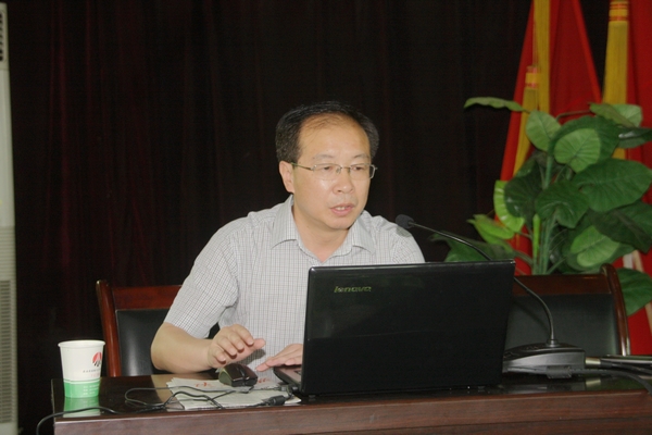 淮南国家瓦斯治理中心项目部经理周其同为现场授课
