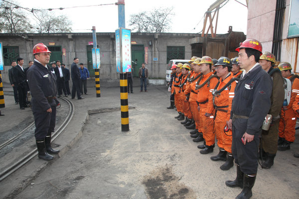 王石凹矿井下火灾事故应急演练取得圆满成功-