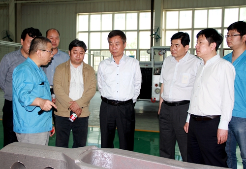 集团公司副总经理闵龙到西安重装西煤机公司检