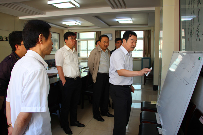 6月6日,公司总经理刘水利深入玉华矿,照金项目部调研指导安全生产工作